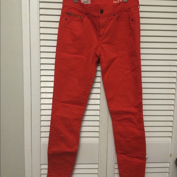Red Gap legging Jean with zipper detail on back - Picture 5 of 8
